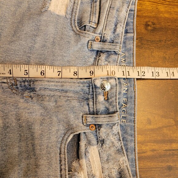 American Eagle Mom Jeans 4 L High Rise Raw Hem Stretch Denim Light Wash - Picture 9 of 11
